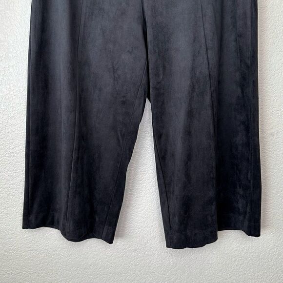Soft Surroundings Black Velvet Pull On Cropped Pants - Picture 3 of 10